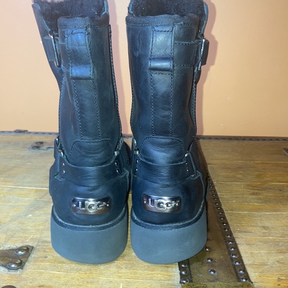 Ugg leather black boots - Picture 8 of 15